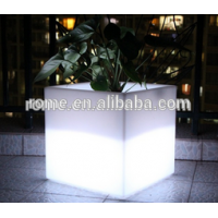 Outdoor waterproof square plastic flower pot liners Solar charging led flower pots led lighting planter pots